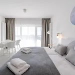 Aquamarina Prima By The By Renters *