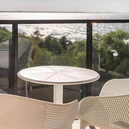 Aquamarina Prima By The By Renters Apartament