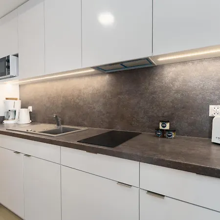 Aquamarina Prima By The By Renters Apartament